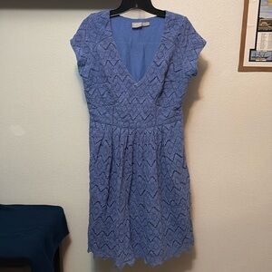 Chic Blue Lace Midi Dress